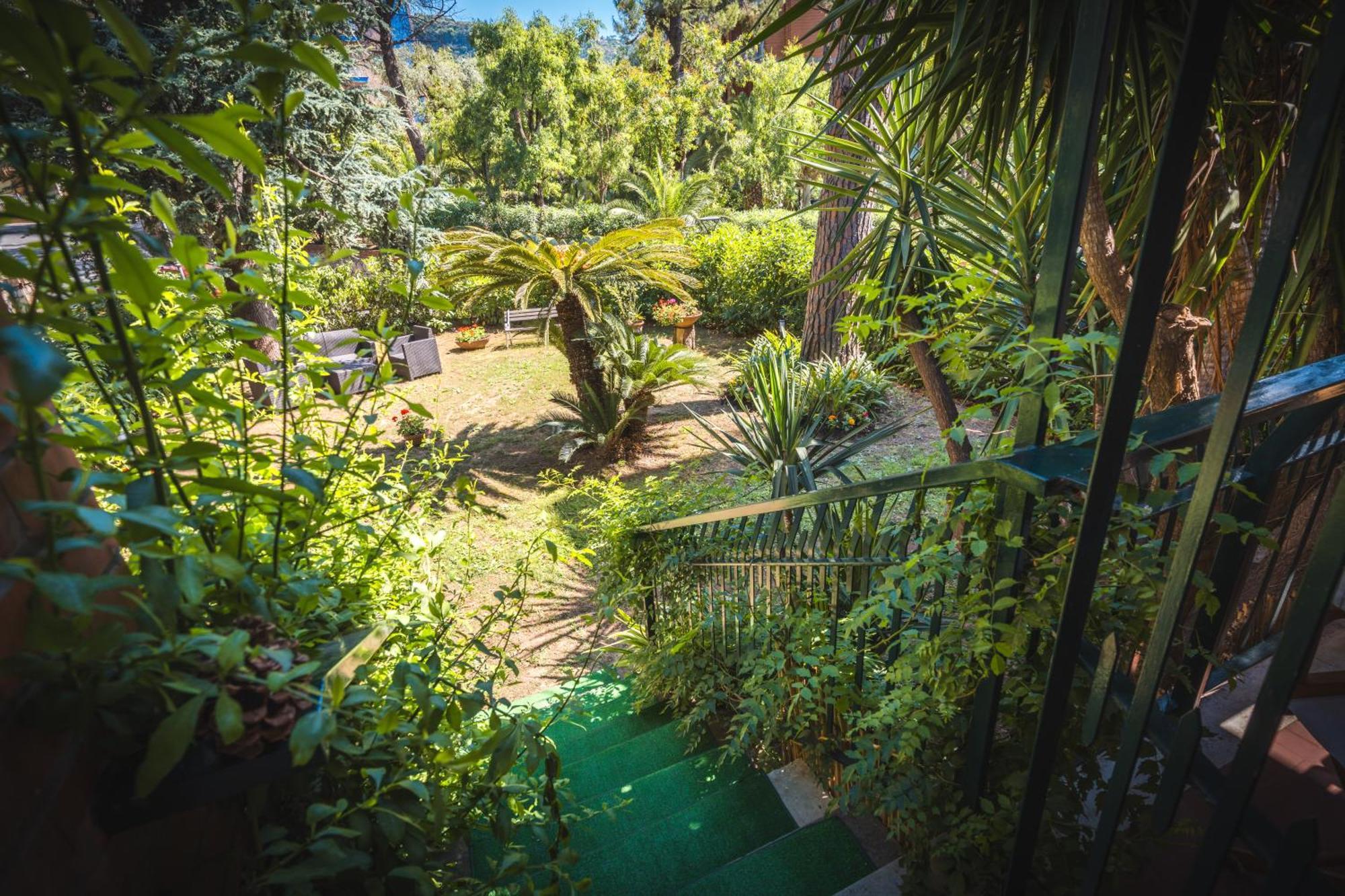 Domus Fuorimura Sorrento Bagian luar foto